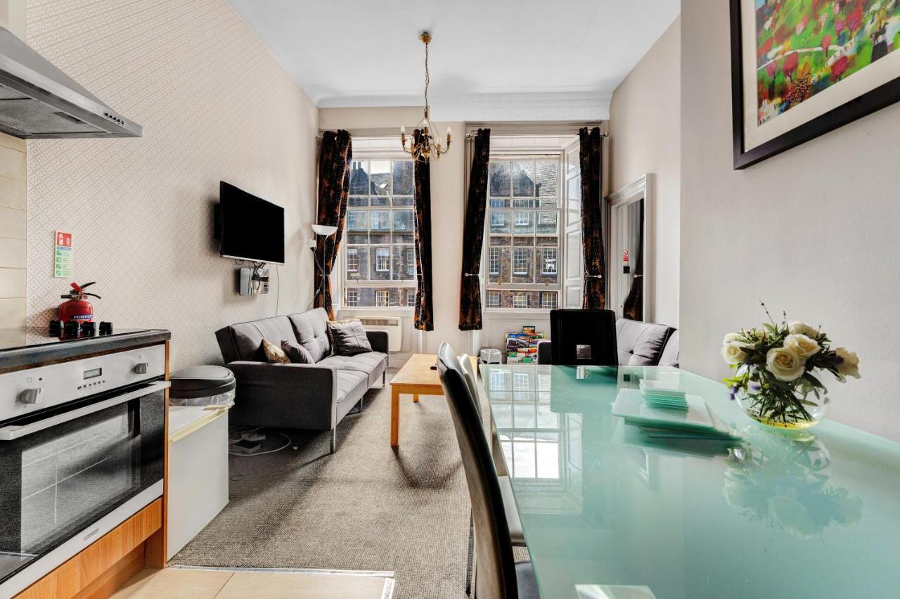Unique 2 Bedroom Castle Suite Apartment - Near Edinburgh Castle & Royal Mile Εξωτερικό φωτογραφία